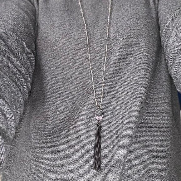 Marlyn Schiff Long Beaded Chain Tassel Necklace Silver Gray One Size - Picture 7 of 9